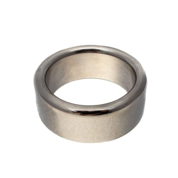 YLLÄTYS Metallinen Penisrengas